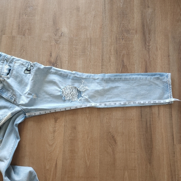 Hudson Jeans Riley Crop Relaxed Straight, Distressed with Butterfly Embroidery - Picture 8 of 8